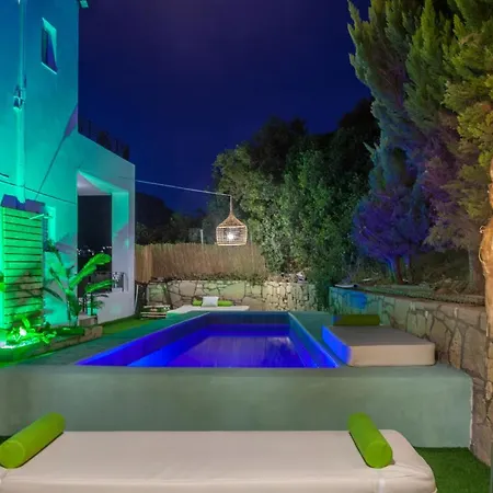 The White House * Hersonissos (Crete)